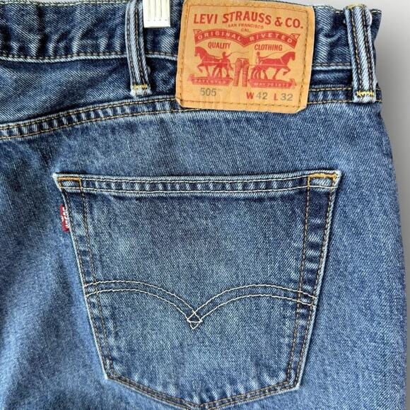 Levi's 505 Original Regular Fit Straight Leg Medium Wash Blue Jeans Size 42X32 - Picture 8 of 15